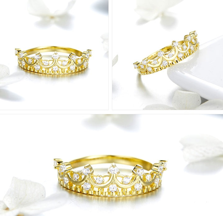 Regal Radiance: Yellow Silver Crown Ring