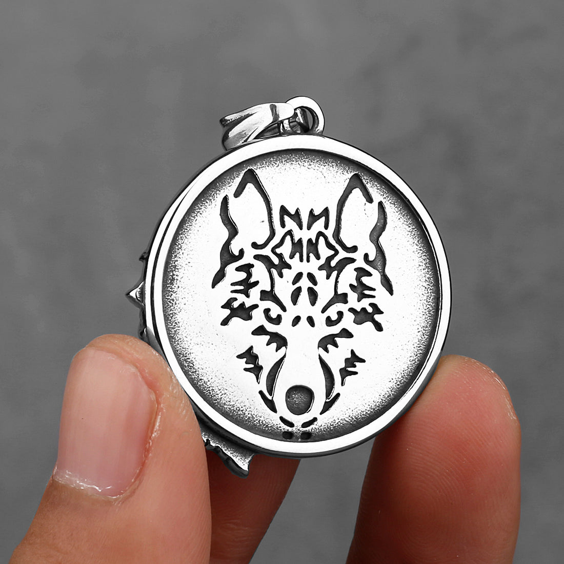 Men's Vintage Double Sided Wolf Head Titanium Steel Pendant Necklace