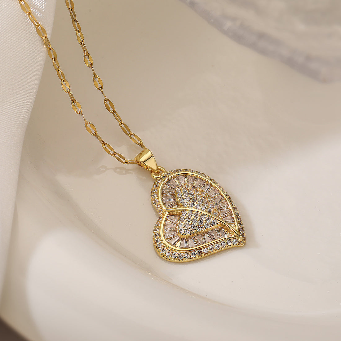 Women's Fashion Copper Plated Real Gold Heart-shaped Zircon Pendant Necklace